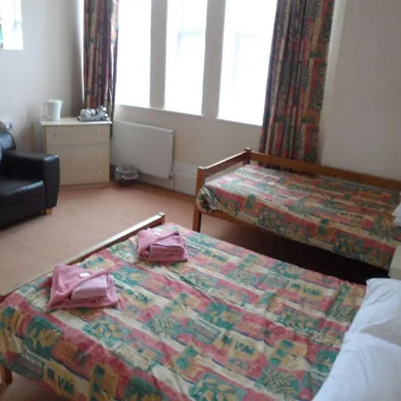 Hotel Medehamstede 2*