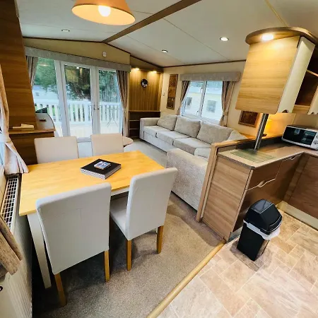 Apartment 2 Bedroom Caravan Lg13, Shanklin, Isle Of Wight Shanklin