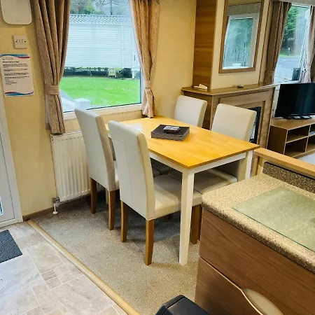 2 Bedroom Caravan Lg13, Shanklin, Isle Of Wight