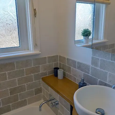 Holiday home Spring Gardens, 4-bedroom Seaside Family Shanklin