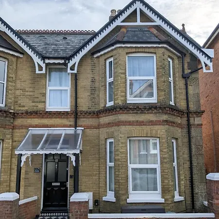 Spring Gardens, 4-bedroom Seaside Family *