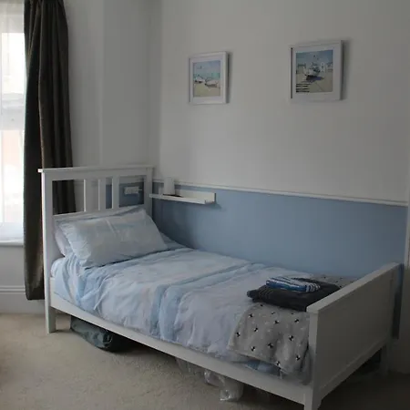 Holiday home Spring Gardens, 4-bedroom Seaside Family Shanklin