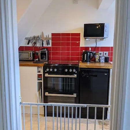 Spring Gardens, 4-bedroom Seaside Family *