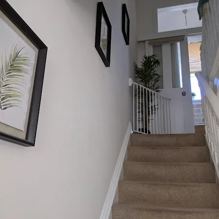 Holiday home Spring Gardens, 4-bedroom Seaside Family Shanklin