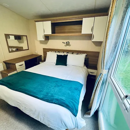 2 Bedroom Caravan Lg13, Shanklin, Isle Of Wight