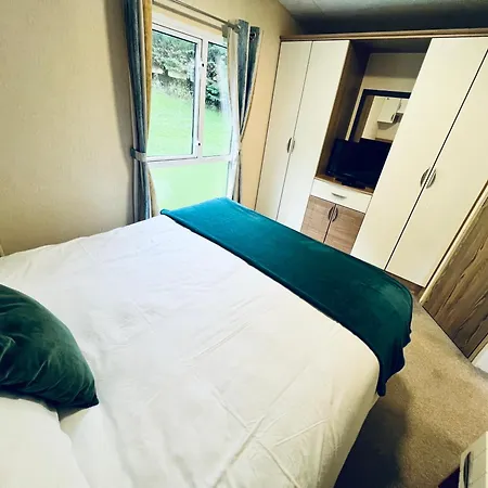 Apartment 2 Bedroom Caravan Lg13, Shanklin, Isle Of Wight Shanklin