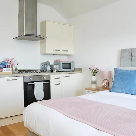 Shanklin Villa *