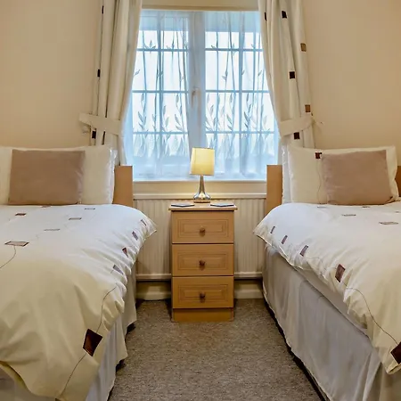 2 Bed In Ic004 * Shanklin