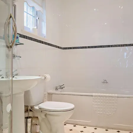 2 Bed In Ic004