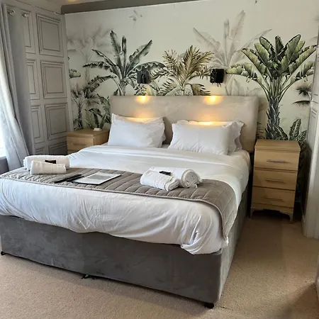 The Q Hotel 3*