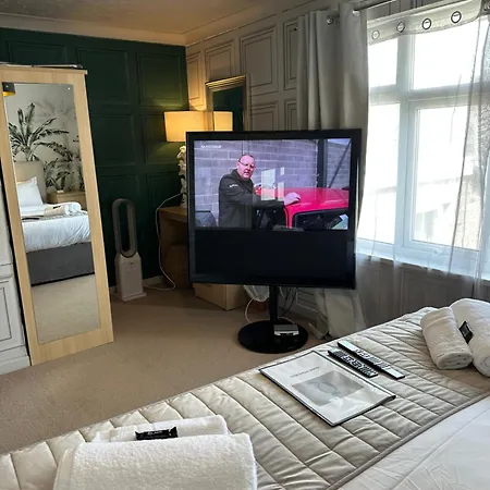 Hotel The Q 3*