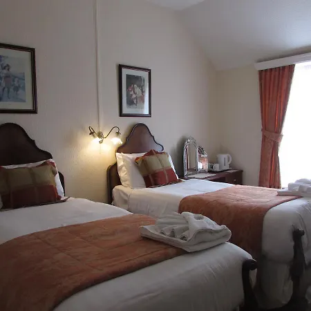 Holliers Hotel 3*