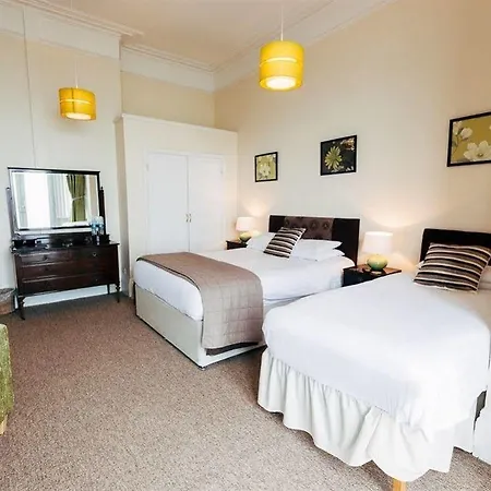 Guest house The Cliff Hall