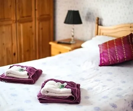 Pensión Mount House 3*