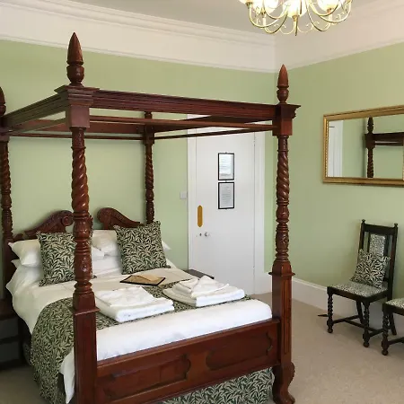 The Snowdon House 4*