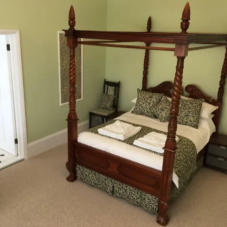 The Snowdon House 4* Shanklin