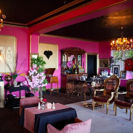 The Nightingale Mansion - Smart Hotel