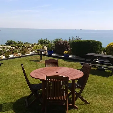 The Cliff Hall 3*
