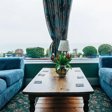 The Cliff Hall 3*