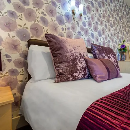 The Richmond - Adults Only 3*