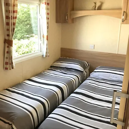 Accessible Wheelchair Friendly Caravan, Lg24, Shanklin, Isle Of Wight Holiday home *
