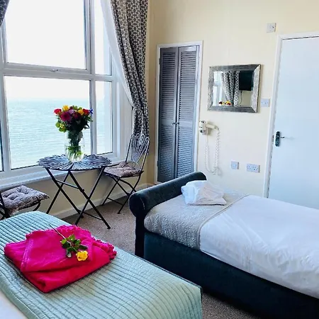 Mentone Hotel 3*