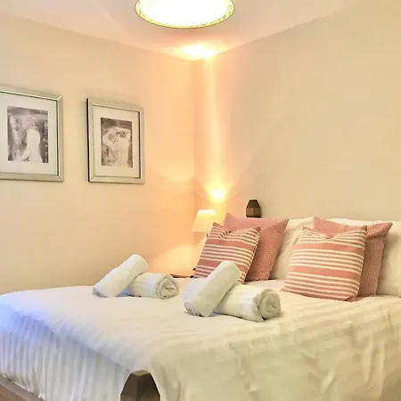 16 Beatrice Avenue Holiday home *