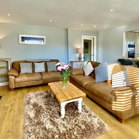 16 Beatrice Avenue Holiday home Shanklin