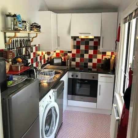 Apartment Little Gem With Private Hot Tub - Up To 25 Percent Off Ferry *
