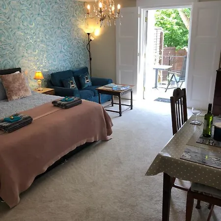 Apartment Little Treasure With Up To 25 Percent Off Ferry Shanklin