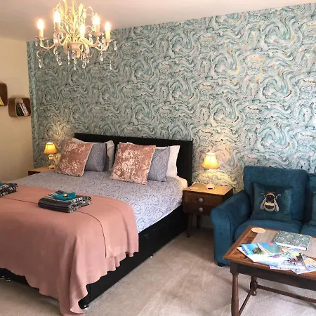 Little Treasure And Gem With Private 2 Person Hot Tub And Up To 25 Percent Ferry Saving *