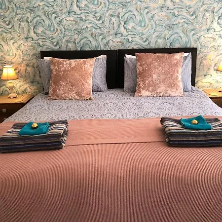 Holiday home Little Treasure And Gem With Private 2 Person Hot Tub And Up To 25 Percent Ferry Saving