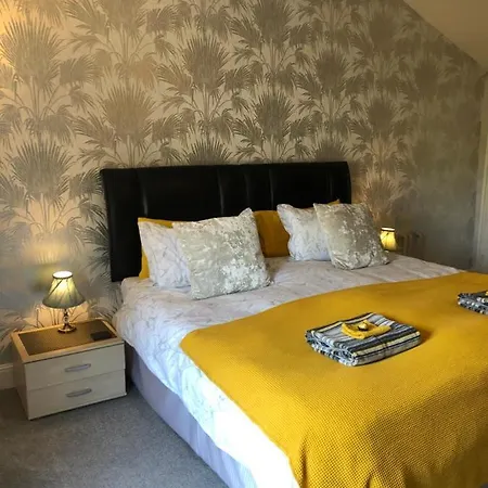 Little Gem With Private Hot Tub - Up To 25 Percent Off Ferry Apartment *