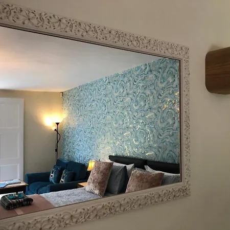 Little Treasure With Up To 25 Percent Off Ferry Apartment