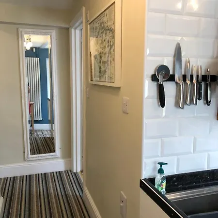 Little Treasure And Gem With Private 2 Person Hot Tub And Up To 25 Percent Ferry Saving Shanklin