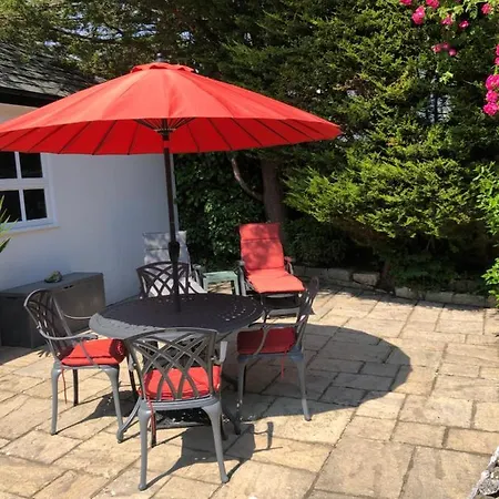 Little Treasure And Gem With Private 2 Person Hot Tub And Up To 25 Percent Ferry Saving Shanklin