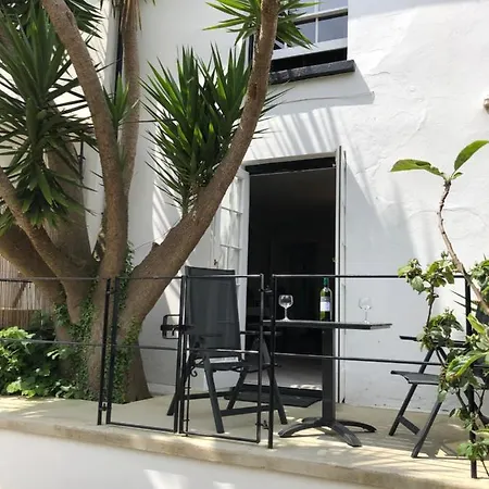 Little Treasure And Gem With Private 2 Person Hot Tub And Up To 25 Percent Ferry Saving Holiday home *