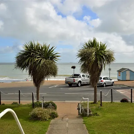Pink Beach Holiday Apartment Shanklin