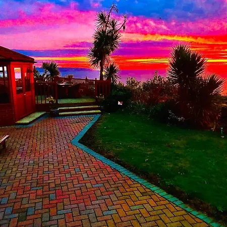 Cliff 3 Bedroom