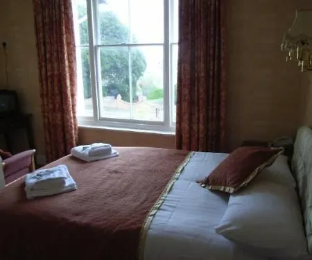 Hotel Melbourne Ardenlea 3*