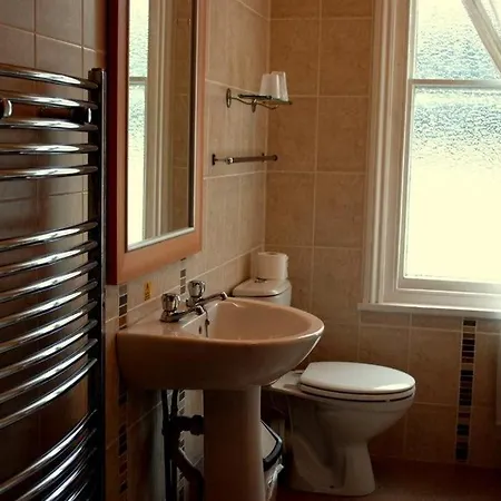 Hotel Melbourne Ardenlea 3*