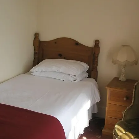 Sherwood Court Hotel 2*