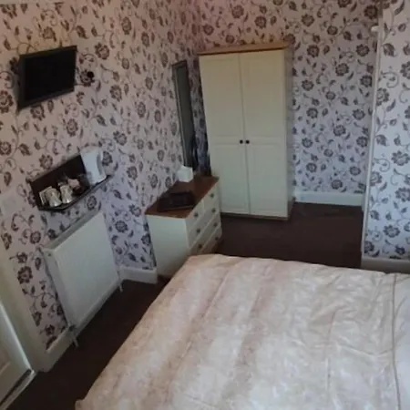 Brooke House 4*