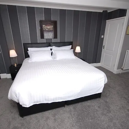 The Avenue Bed & Breakfast