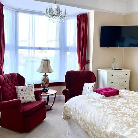 St. Georges House 4*