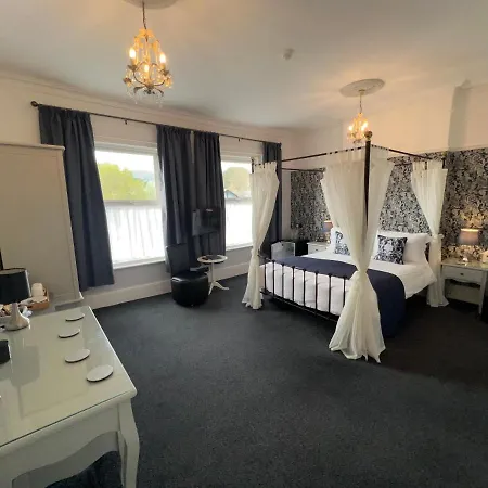 Bed & Breakfast Birkdale 4*
