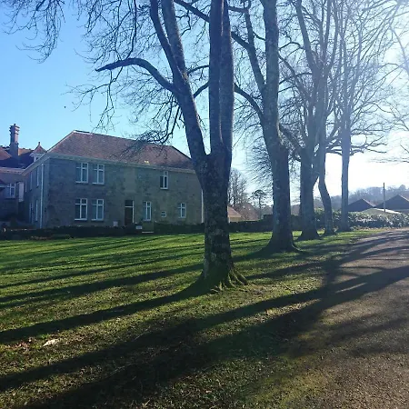 Apartment Manor