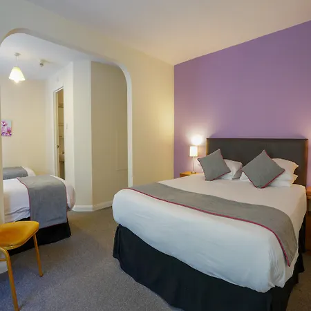 Oyo 3* Shanklin