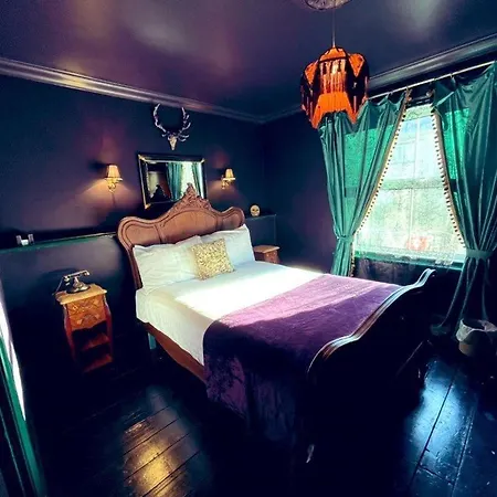 Resort Emerald Healing Centre - & Retreat *