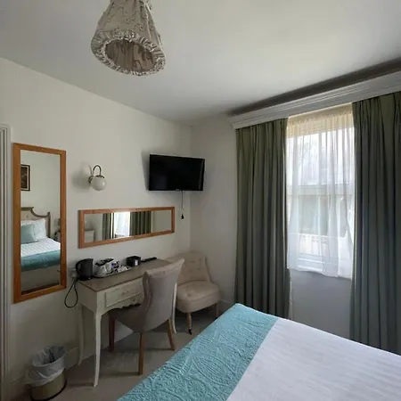 Emerald Healing Centre - & Retreat Resort